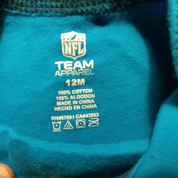 NFL Team Apparel Carolina Panthers Onesie. - Picture 3 of 3